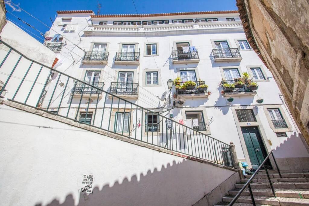 Amazing River View In Historical Lisboa Exteriör bild