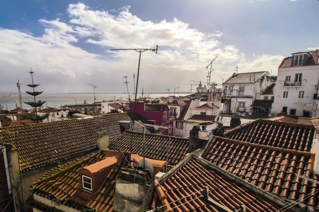 Amazing River View In Historical Lisboa Exteriör bild